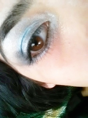 my eyelashes have no mascara-.-