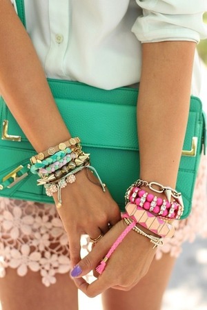 Not mine but I love this look, with the colours and accessories!