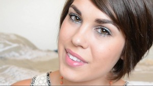 A simple pretty summer time makeup look. http://youtu.be/iczKk39gjGs