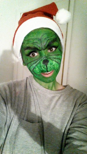DIY The Grinch Makeup. Kids. Facepaint.  The grinch makeup, Halloween  makeup for kids, Halloween costumes makeup