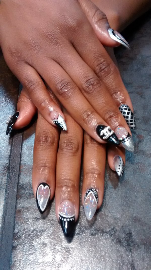 black nails/ Chanel bling, Nea R.'s Photo