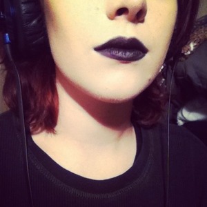 My MAC Hautecore finally arrived! Used with NYX's lip liner in Black Berry