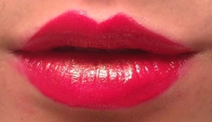This was a super simply matte red lip with a loose gold pigment as a center highlight accent