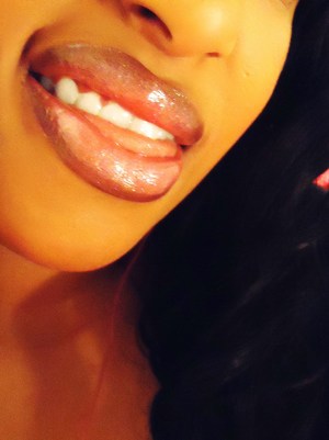  lips!!! I love gloss 