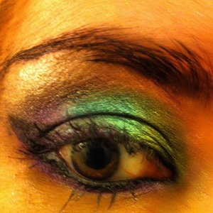 a smokey eye look using Urban Decay's The Vice palette.