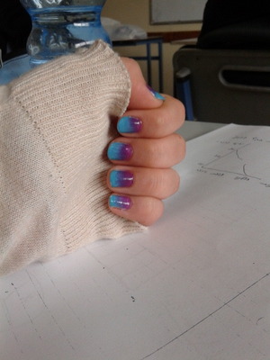 purple to blue ombre nails