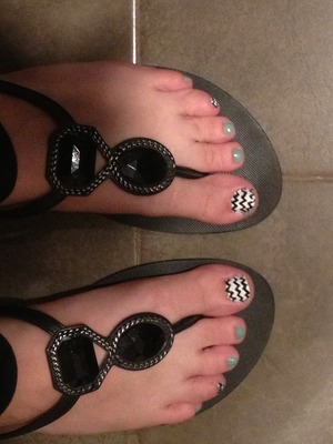 Aqua and black and white chevron toenails 