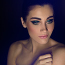 Emerald smoky cat eyes