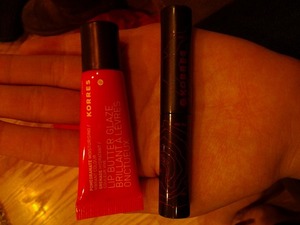 Went to Sephora today and bought this great duo for only $10! The lip butter glaze is so nice! A beautiful coral peach color and super moisturizing. The mascara is great, gives fantastic volume & length. Love it!