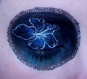 Drew a flower on my eye :) Trying something different! 