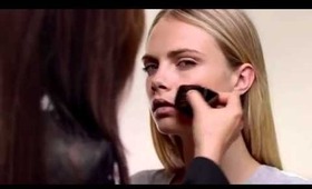 Burberry Beauty Tutorial  Natural Nude Look 360p)