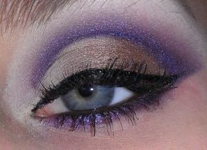 Excuse the hideous brows! Cropped them out lol. Golden brown & purple.