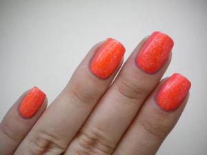 http://​missbeautyaddict.blogspot.c​om/2012/03/​31-day-challenge-orange-nai​ls-essence.html