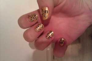 leopard print nails 