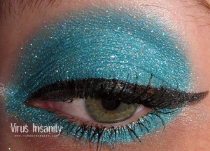 Virus Insanity eyeshadow, Glowstick.
www.virusinsanity.com