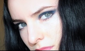 DRAMATIC BLUE EYE makeup