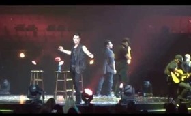 NKOTB - Single - San Jose HP Pavillion - Fan French Kisses Donnie 7/7/13 - The Package Tour