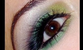 Dramatic Green Smokey Eyes