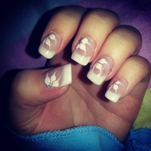 Franch flower nails ;)