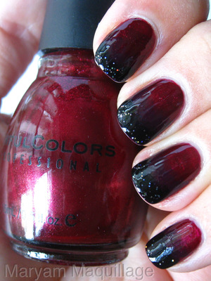 Vampy Ombre Nails
http://www.maryammaquillage.com/2011/10/black-blood-ombre-nails.html