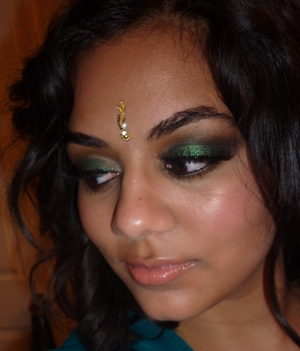 Bollywood green smokey eye!