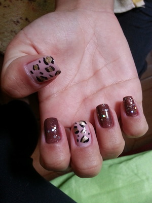 Leopard nails. 