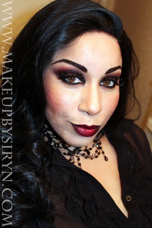 Halloween Series: Selene/The Black Queen Inspired Look!

More pics and products used:

http://makeupbysiryn.com/2012/10/03/halloween-series-selenethe-black-queen-inspired-look/