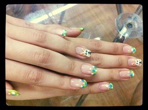 This is the one of my favorite nail art. Cute rabbit with the fresh green polkadot. (^^)
So, what your favorite nail art ? 