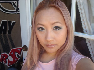 Freshlight Champagne Pink hair dye. Went with this look when I went to have Thanksgiving Lunch with my daughter at her school the week before Thanksgiving.