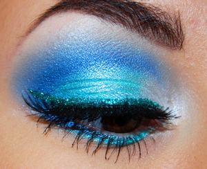 to see more pictures go to my blog - http://jjmwsmakeup.blogg.se/