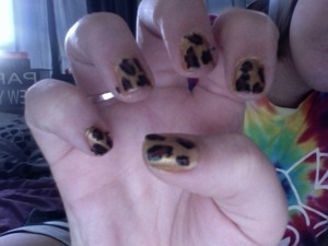 leopard print nails!