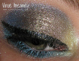 Virus Insanity eyeshadows. From inner to outer corner: Butter Cream, Espresso, Badass Blue. Bottom eyeliner: Garland.
www.virusinsanity.com