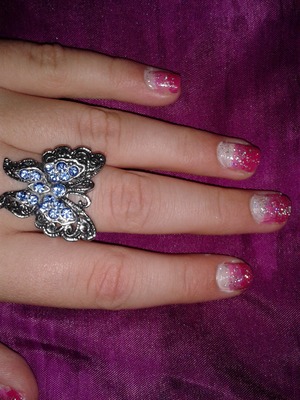I did this look with 4 different nail polishes (3 shades of pink, and a sparkly top coat) and used no tools such as a spondge or striper etc. I hope you like this design.(: 
let me know what you think. xoxo
