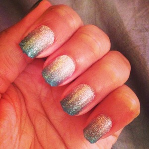 Glitter Ombre nails stick-ons from H&M