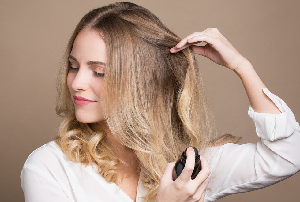 How to get outlet bouncy curls with straightener