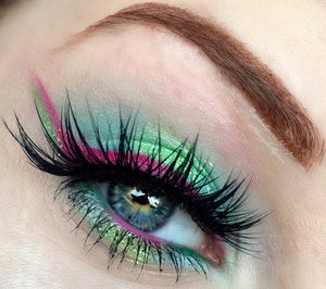 Sugar spice and everything...fruity?! Yuuuppp, that's right, just began another series, in specific the Fruit Series!! Hope you beauties enjoy, if anything list below some fruits you'd like me to recreate makeup wise. 
http://theyeballqueen.blogspot.com/2016/07/watermelon-inspired-vibrant-glittery.html
