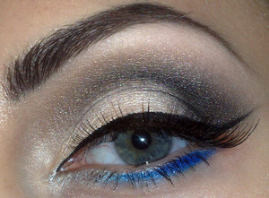Pin Up with a twist: http://www.staceymakeup.com/2011/12/tutorial-pin-up-look.html