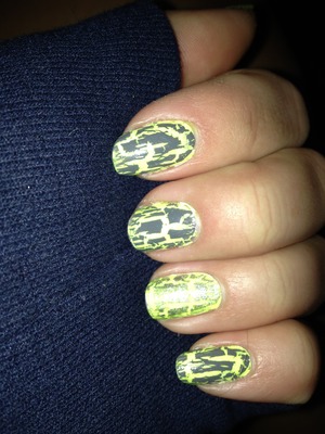 White base with neon yellow, topped with dark gray crackle. 