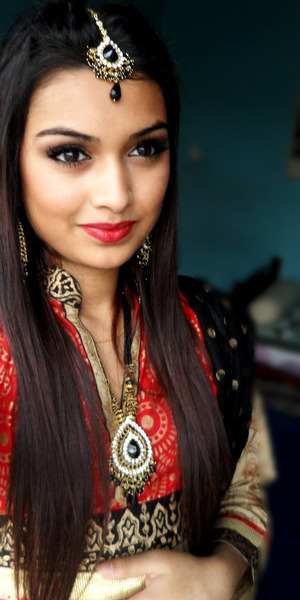 Traditional Bangladeshi inspired look, if you want to know how I created or what I used, it'll be on my blog http://makeupatoz.com/ :) xx