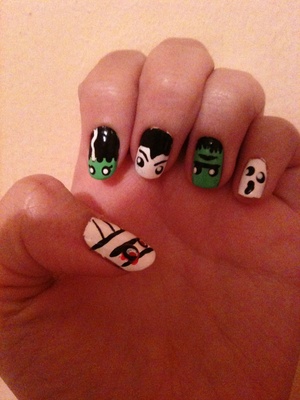 This nails are going to make you love Halloween. They are spooky and cute at the same time! Besides, they are really easy to do. 