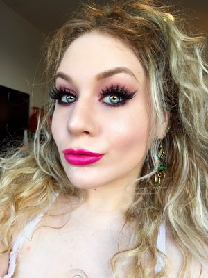 Hey my cuties! Today I have in store a super fun makeup look inspired by Blossom from the Power Puff Girls. I personally was SUPER upset when they ended the show in 05', so the fact they're bringing a bit of old school back is heart warming :)! Blossom is my favorite out of the three so I decided to do a Springy look mimicking her color scheme. Hope you guy's enjoy! http://theyeballqueen.blogspot.com/2016/04/power-puff-girls-blossom-pink-spring.html