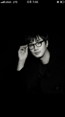 Lee J.