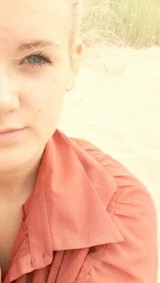 Loes M.