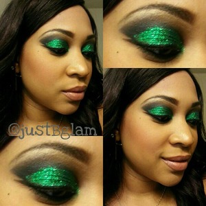 Emerald City! In case you don't know Emerald is the "color of the year"!
 Products used: BH Cosmetics 120 color palette 2nd edition, Too Faced Cosmetics Glitter Glue, Ben Nye Glitter, NYX Cosmetics "espresso" lip liner, MARY KAY "natural beaute" true dimensions lipstick and lash love mascara, MAC Cosmetics "freckletone" lipstick.