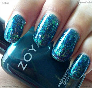 Ah! I LOVE making glitter jelly sandwiches! For this manicure I used two coats of Zoya Frida as the base, three coats of Sinful Colors Faceted, and I top it off with one more coat of Zoya Frida. Yes, that is a lot of polish. But, I don't mind one bit if I'm going to get results that gorgeous.