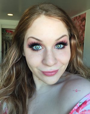 Quick and girly makeup comin' your way! Skip ahead to view the short tutorial loves. HAPPY NEW YEAR!!
http://theyeballqueen.blogspot.com/2017/01/flirty-soft-princess-pink-makeup.html