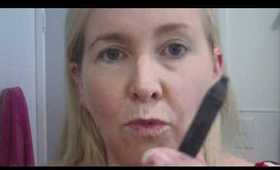 How to apply eyeliner