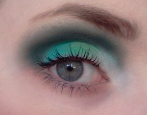 I have been inspired by the talented Tynea T. 
 
http://www.beautylish.com/f/jxjmqv/st-patricks-day