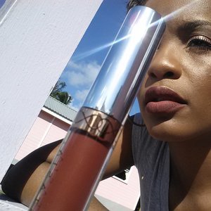 I prefer liquid lipsticks that don't suck all the life from your lips and I absolutely love the darker "vampy" shades. 