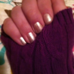 #simple #nails #sweater